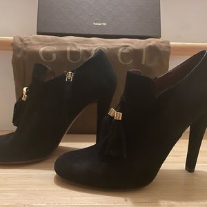 Black suede Gucci stiletto tassel loafer